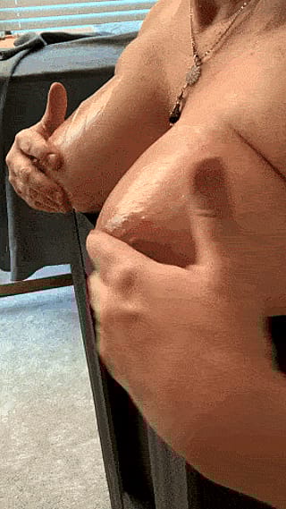 Slut on display plays with cum'