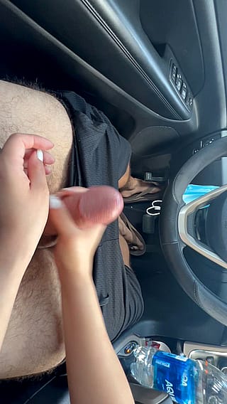 The best tip you can give a man for driving you around. Is by making his tip cum.'