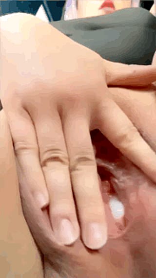 My neighbor nuts in my phat pussy every Sunday after his wife leaves to get groceries 😏'