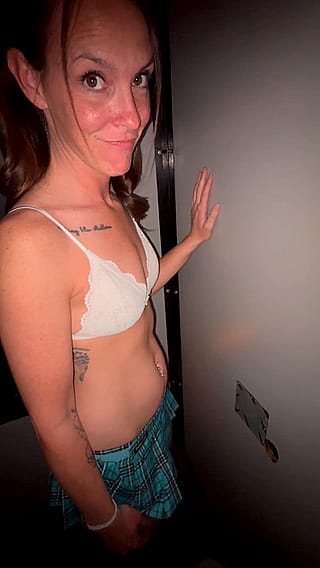 Hot & Cute AF: This Slut Knows How to Milk a Load Like a Pro'