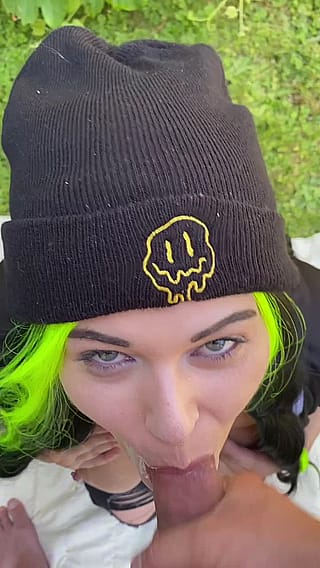 Goth babe begs for a messy facial in the great outdoors'